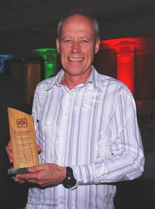 Peter Weir accepting award